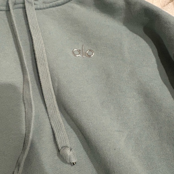 RARE ALO Yoga Women's Seafoam Green Hoodie - Picture 4 of 6
